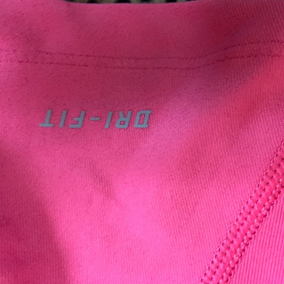 Nike Large Dry Fit Pink Built in Bra Top - Picture 4 of 4